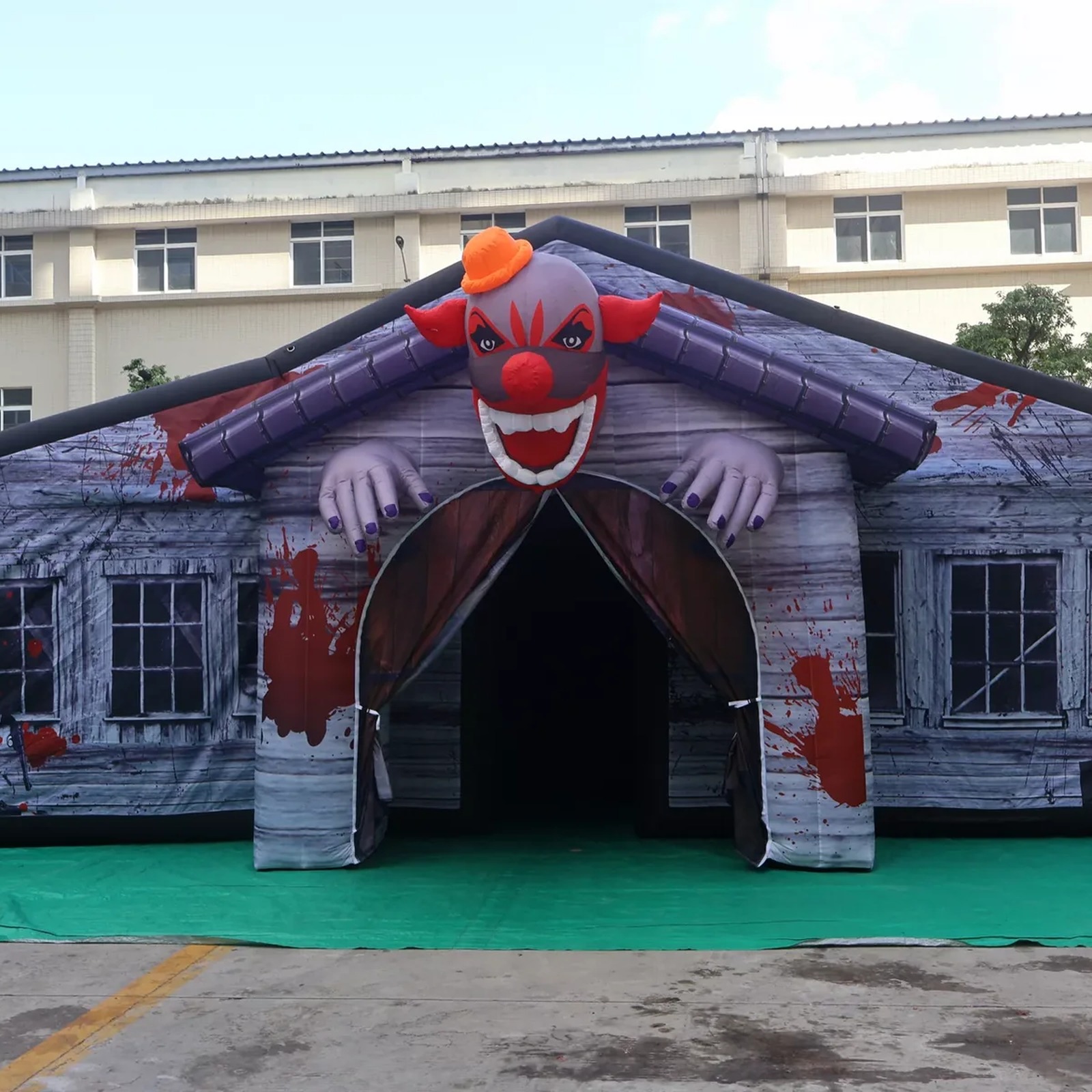 Large Gray Covered Inflatable  - Kids Outdoor Venues recension och pris