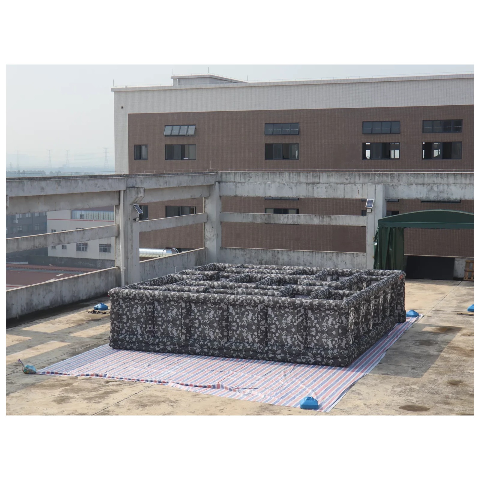 Large Gray Camouflage Open Inf - Kids Outdoor Venues recension och pris